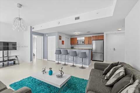 300 S BISCAYNE BLVD, Miami, FL 33131