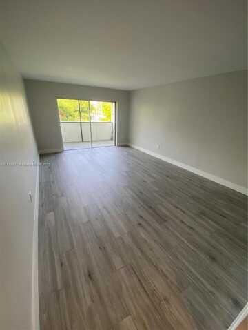 9455 W Flagler St, Miami, FL 33174