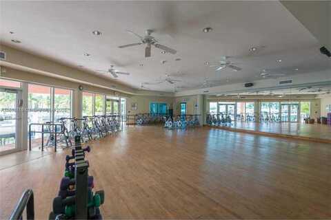 3340 NE 190th St, Aventura, FL 33180