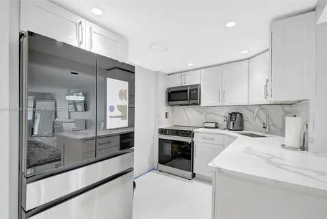 3015 N Ocean Blvd, Fort Lauderdale, FL 33308
