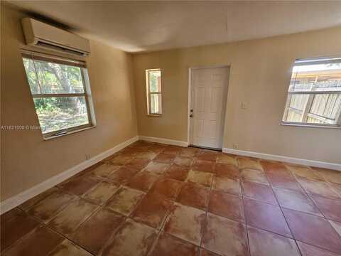 118 NW 8th Ave, Dania Beach, FL 33004