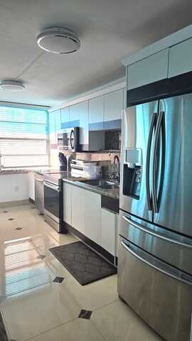 18051 Biscayne Blvd, Aventura, FL 33160