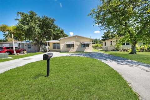 6428 Plunkett St, Hollywood, FL 33023