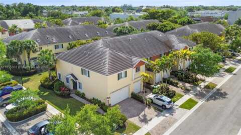 7702 Paddock Pl, Davie, FL 33328