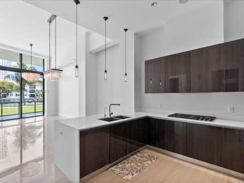 3250 NE 188th St, Aventura, FL 33180