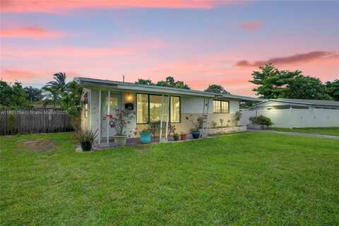 2041 Arcadia Dr, Miramar, FL 33023