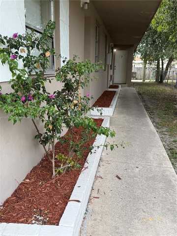 2215 NE 172nd St, North Miami Beach, FL 33160