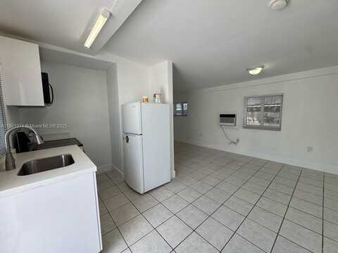856 SW 6th St, Miami, FL 33130