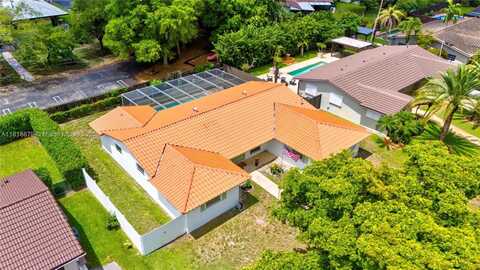 6736 Orchid Dr, Miami Lakes, FL 33014