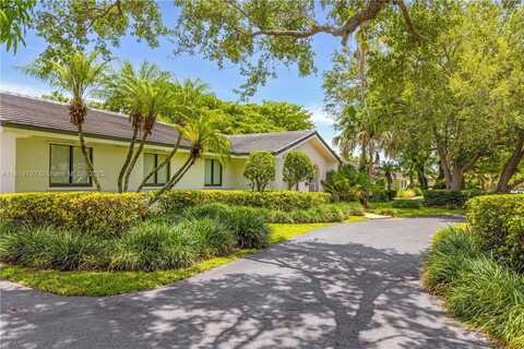 7915 SW 166th St, Palmetto Bay, FL 33157