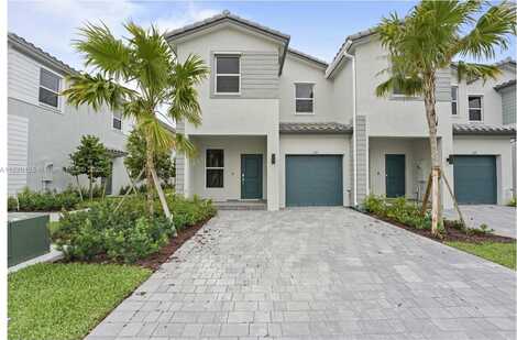 124 SW 184th Way, Pembroke Pines, FL 33029