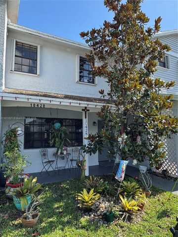 10428 NW 3rd St, Pembroke Pines, FL 33026