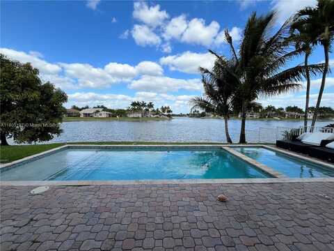 2011 NW 139th Ter, Pembroke Pines, FL 33028
