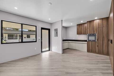 8931 NE 2nd Ave, El Portal, FL 33138