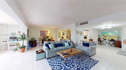 11111 Biscayne Blvd, Miami, FL 33181