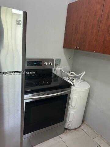 230 NW 51st St, Miami, FL 33127