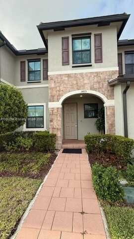 3425 W 113th St, Hialeah, FL 33018
