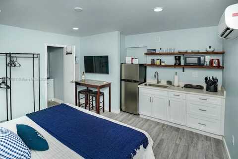 1647 NW 29th Ave, Miami, FL 33125