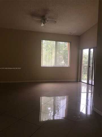 6992 SW 39th St, Davie, FL 33314