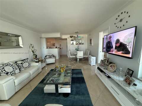 2859 Leonard Dr, Aventura, FL 33160