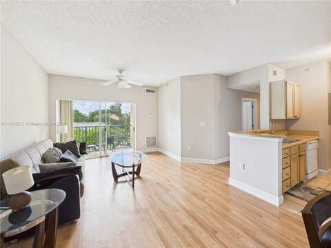 6001 SW 70th St, South Miami, FL 33143