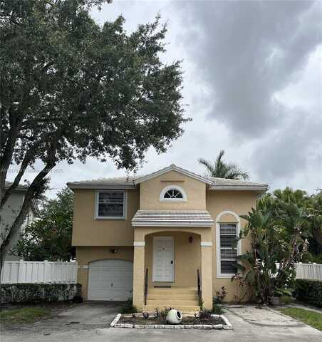 9825 NW 2nd Ct, Plantation, FL 33324