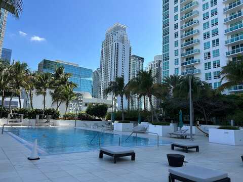 950 Brickell Bay Dr, Miami, FL 33131