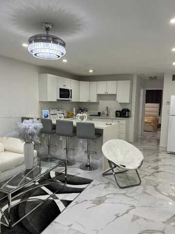 2905 Pierce St, Hollywood, FL 33020