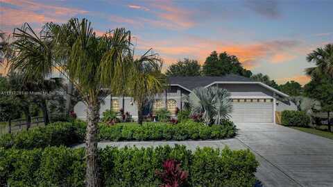 421 Dayton, Lehigh Acres, FL 33972