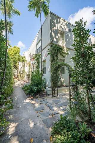726 Meridian Ave, Miami Beach, FL 33139