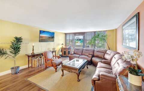 10101 E Bay Harbor Dr, Bay Harbor Islands, FL 33154