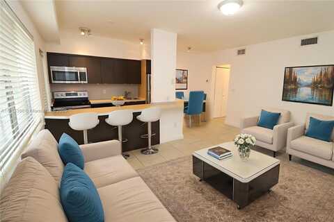 6835 RUE VERSAILLES, Miami Beach, FL 33141