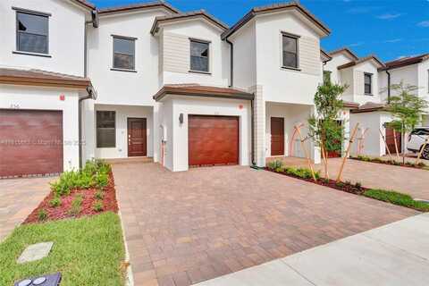 252 SW 159th Ter, Pembroke Pines, FL 33027