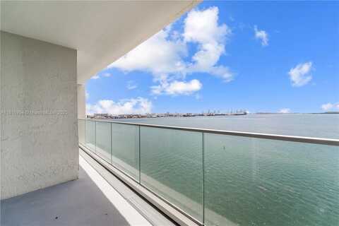 800 Claughton Island Dr, Miami, FL 33131