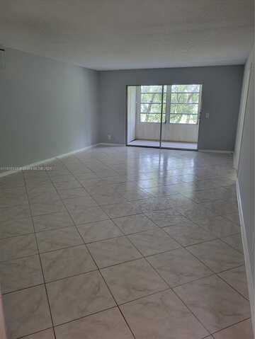 1300 SW 125th Ave, Pembroke Pines, FL 33027