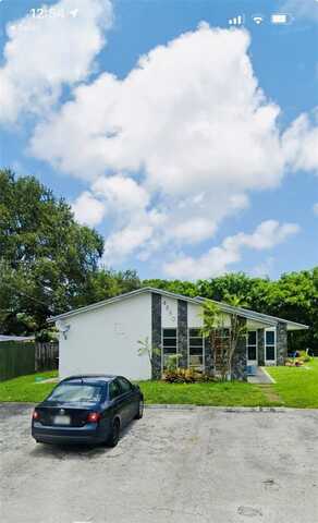 4680 SW 29th Ter, Dania Beach, FL 33312