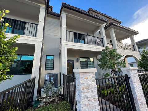 8224 Nw 43 Street, Doral, FL 33166