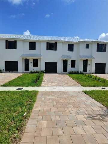 880 SW 1st St, Florida City, FL 33034