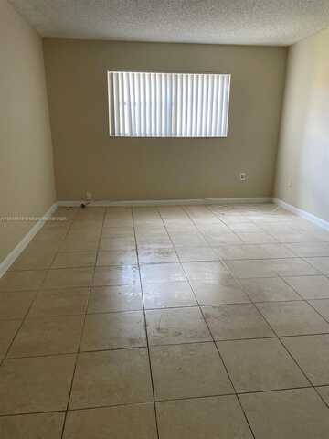 3600 NW 21st St, Lauderdale Lakes, FL 33311