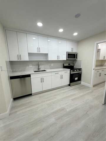 108 NW 3rd Ave, Hallandale Beach, FL 33009