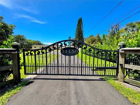 14450 SW 24th St, Davie, FL 33325