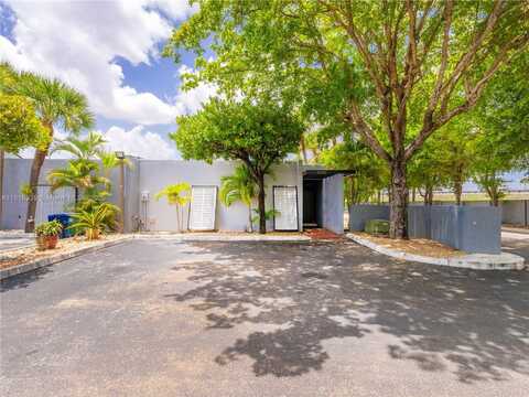 6442 Milk Wagon Ln, Miami Lakes, FL 33014