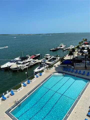 801 Brickell Bay Dr, Miami, FL 33131