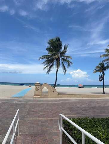 300 Oregon St, Hollywood, FL 33019