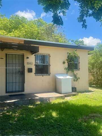 1590 NW 56th St, Miami, FL 33142