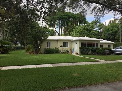 324 La Villa Dr, Miami Springs, FL 33166