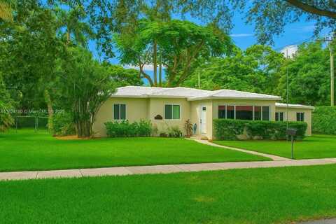 324 La Villa Dr, Miami Springs, FL 33166