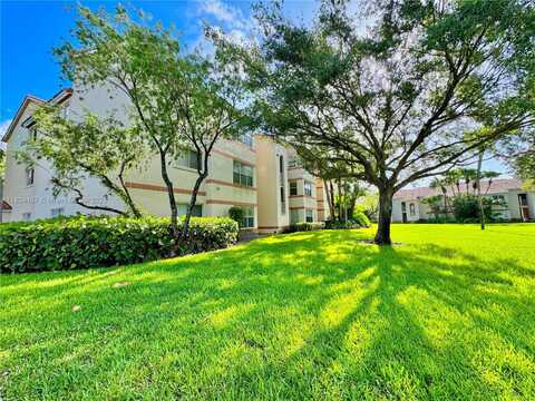 3360 N Pinewalk Dr N, Margate, FL 33063