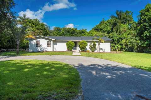 10901 SW 31st St, Davie, FL 33328