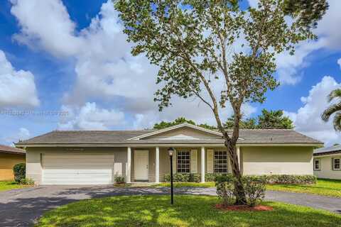 1708 NW 84th Dr, Coral Springs, FL 33071
